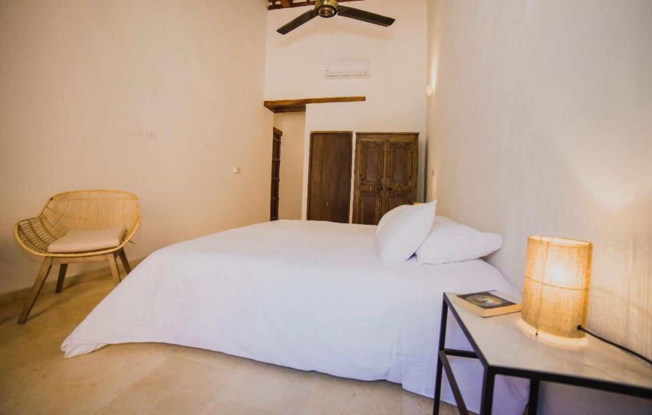 Karakali Boutique Hotel Mompos Buitenkant foto