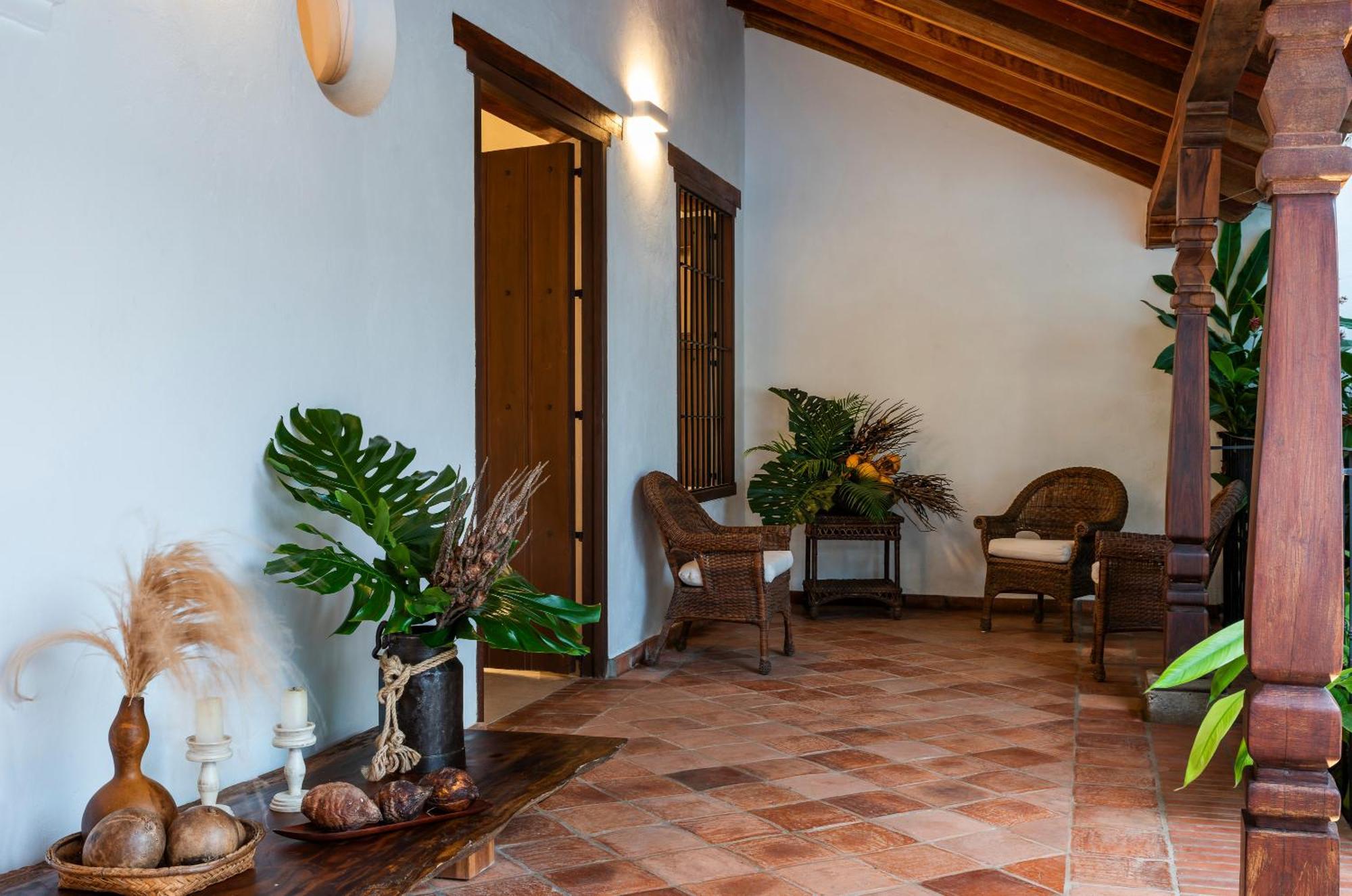 Karakali Boutique Hotel Mompos Buitenkant foto